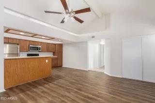 Photo #4: 6579115 Listing