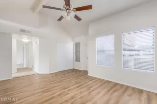 Photo #5: 6579115 Listing