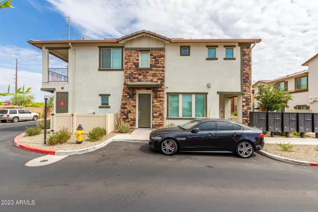 MLS: 6579452 Condo For Sale