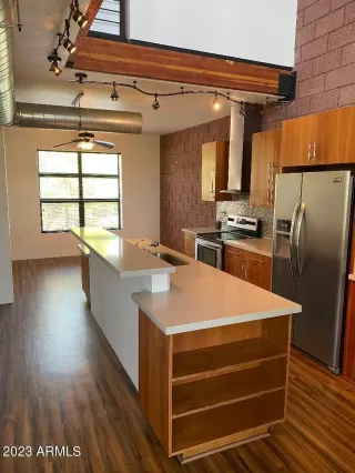 Photo #6: 6579640 Listing