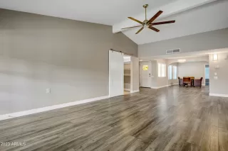 Photo #4: 6579712 Listing