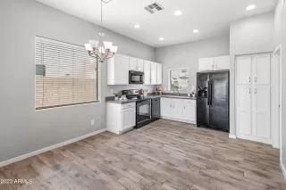 Photo #4: 6580086 Listing