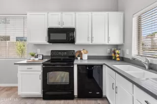 Photo #5: 6580086 Listing