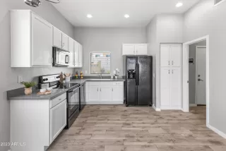 Photo #6: 6580086 Listing