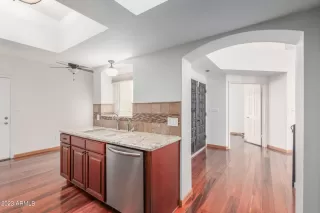 Photo #6: 6580272 Listing 