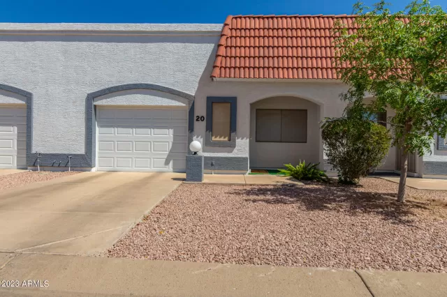 MLS: 6580278 Condo For Sale