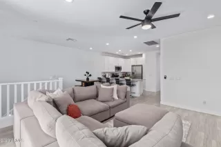 Photo #4: 6580355 Listing