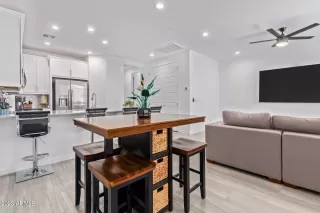 Photo #5: 6580355 Listing