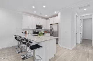 Photo #6: 6580355 Listing