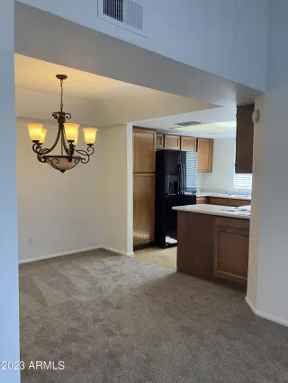 Photo #5: 6580361 Listing