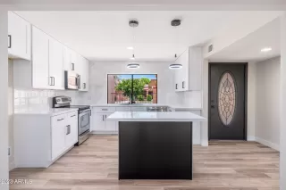 Photo #4: 6580419 Listing