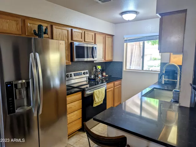 MLS: 6581169 Condo For Sale