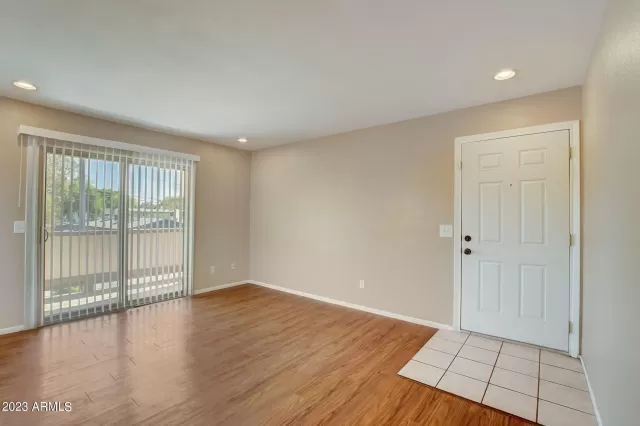 MLS: 6581311 Condo For Sale