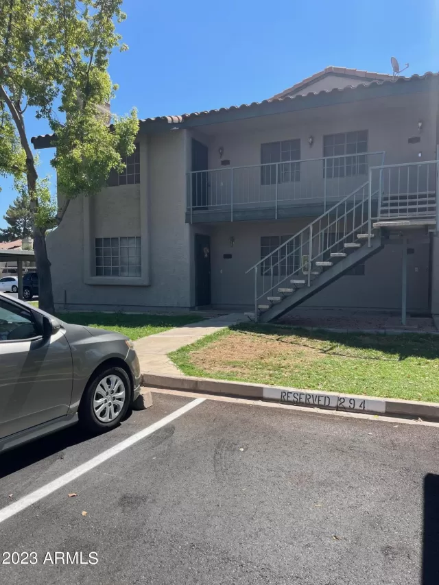 MLS: 6581372 Condo For Sale