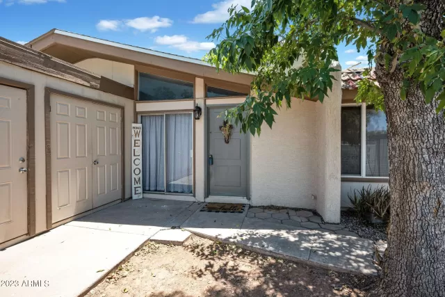 MLS: 6581398 Condo For Sale