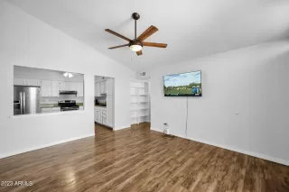 Photo #4: 6581398 Listing 