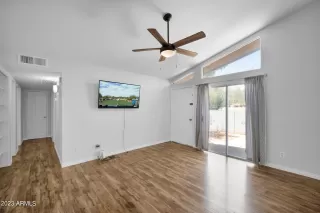 Photo #5: 6581398 Listing 