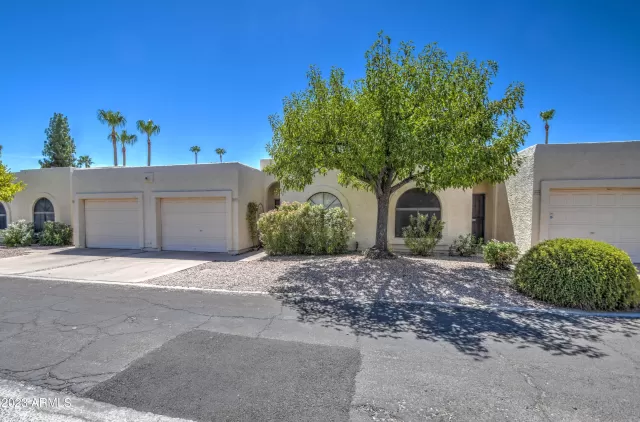 MLS: 6581699 Condo For Sale