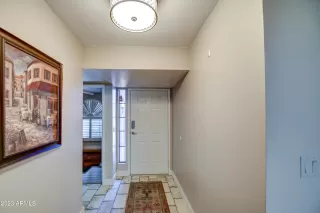 Photo #5: 6581699 Listing