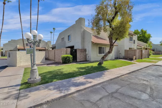 MLS: 6581700 Condo For Sale