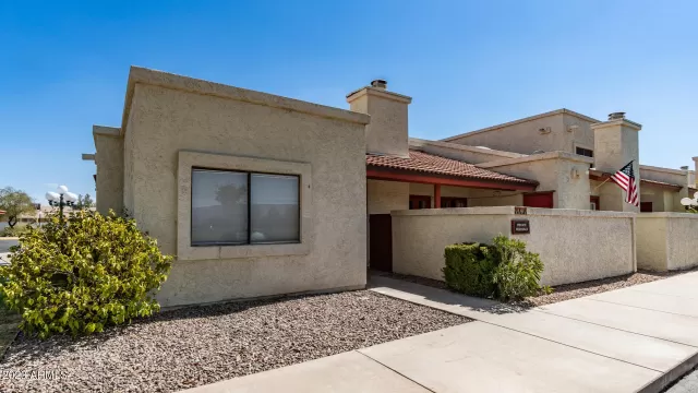 MLS: 6581760 Condo For Sale