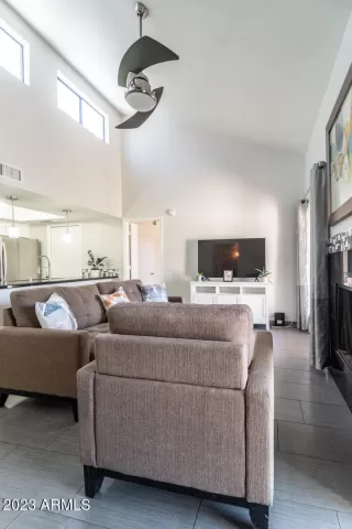 Photo #6: 6581760 Listing