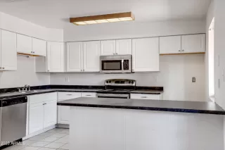 Photo #6: 6581856 Listing 