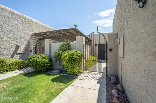 Photo #2: 6581940 Listing