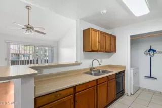 Photo #4: 6582117 Listing