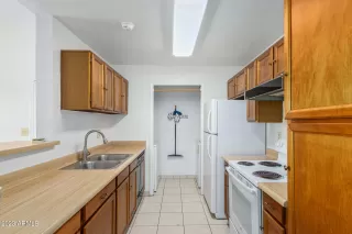 Photo #5: 6582117 Listing