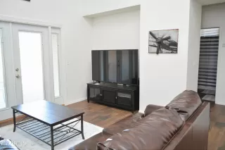 Photo #6: 6582801 Listing