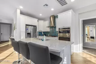 Photo #5: 6582839 Listing