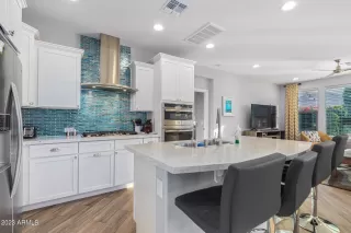 Photo #6: 6582839 Listing