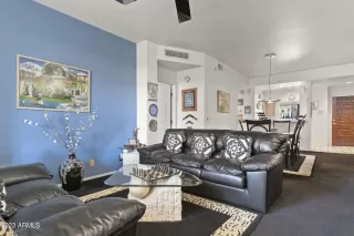 Photo #5: 6582970 Listing