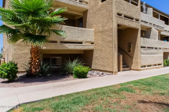 MLS: 6583003 Condo For Sale