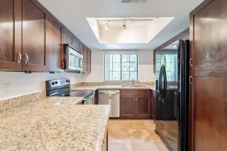 Photo #5: 6583105 Listing