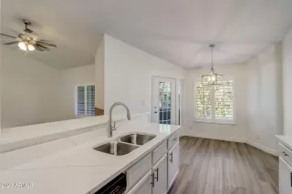 Photo #3: 6583528 Listing