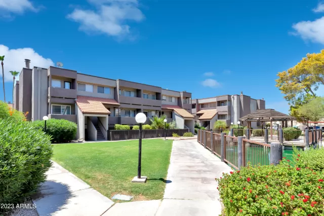 MLS: 6583654 Condo For Sale