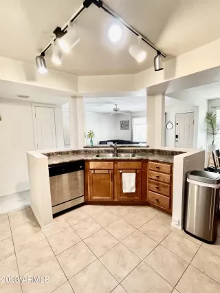 Photo #6: 6583730 Listing