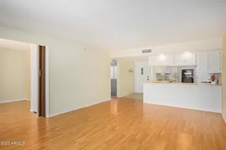 Photo #6: 6583792 Listing 