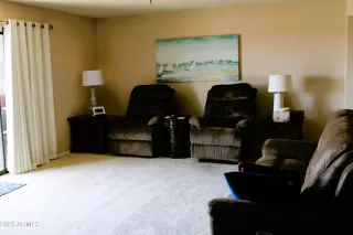 Photo #4: 6584670 Listing