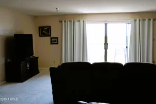 Photo #5: 6584670 Listing