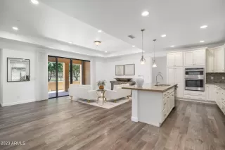 Photo #5: 6584674 Listing 