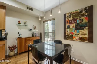 Photo #6: 6584824 Listing 