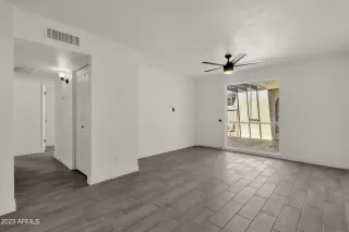 Photo #3: 6585276 Listing