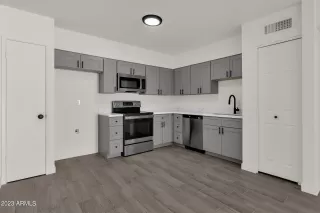 Photo #5: 6585276 Listing