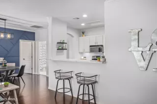 Photo #6: 6585290 Listing