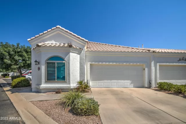 MLS: 6585331 Condo For Sale