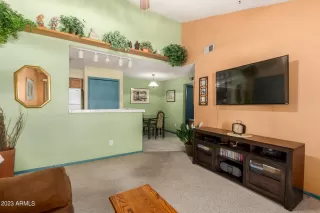 Photo #5: 6585402 Listing 