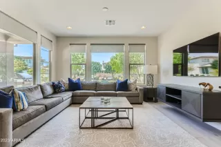 Photo #3: 6585436 Listing